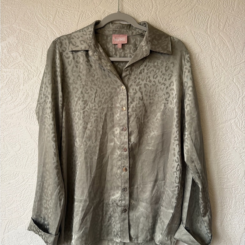 Show me your mumu green leopard cheetah silky polyester shirt small